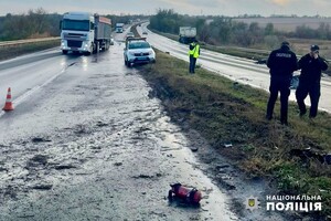 На трасі Одеса &ndash; Мелітополь &ndash; Новоазовськ зіткнулися легковик і вантажівка: є загиблі та постраждалий фото