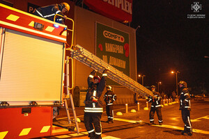 В Одессе горел торговый центр &quot;Ривьера&quot; фото 8