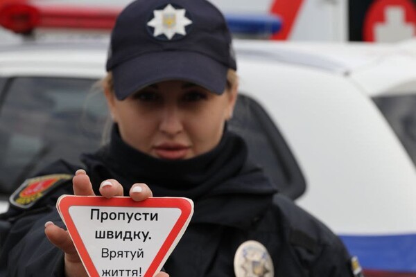 В Одессе проверили, как водители пропускают спецтранспорт фото