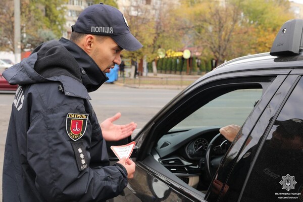 В Одесі перевірили, як водії пропускають спецтранспорт фото 4