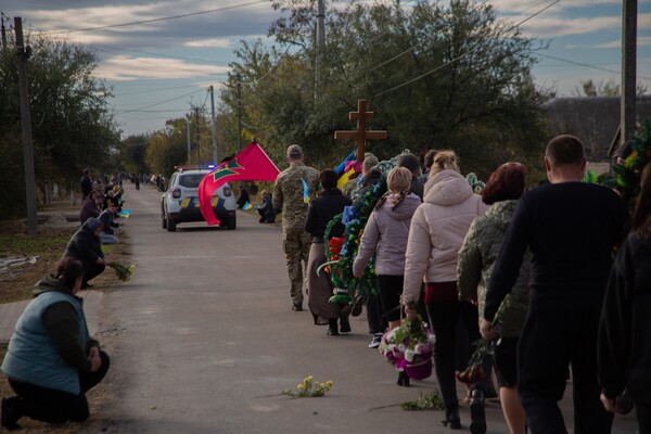 В Одесской области простились с погибшим на фронте в Луганской области пограничником  фото 6
