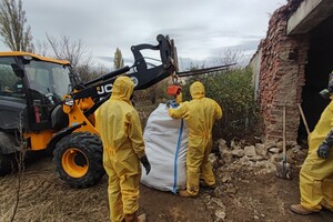 В области собрали сотни тонн химических отходов и везут в Одессу фото 9