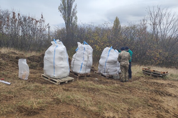 В области собрали сотни тонн химических отходов и везут в Одессу фото 18