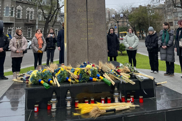 В Одессе почтили память жертв Голодоморов фото 1