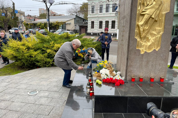 В Одесі вшанували пам'ять жертв Голодоморів фото 6
