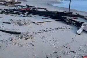 Ночной шторм в Одессе &quot;разбомбил&quot; побережье (видео) фото 1