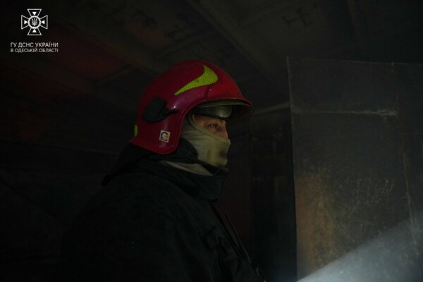В Одессе горел завод (фото, видео) фото 1