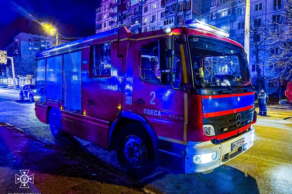 В Одесі сталася пожежа у багатоповерхівці фото 3