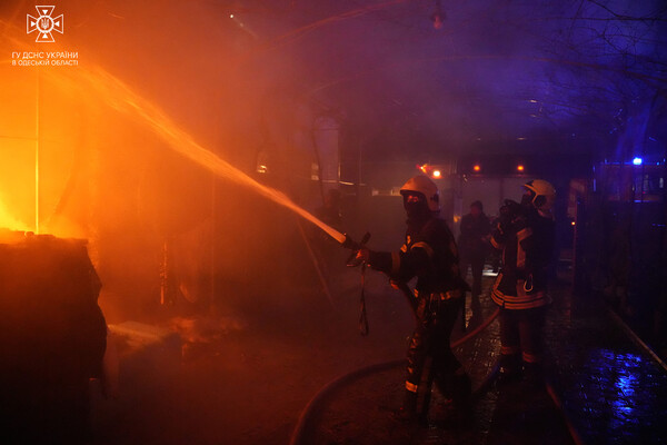 Ночью в Одесской области горел жилой дом: подробностифото 1