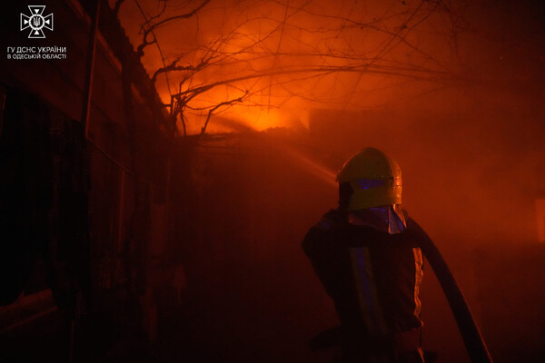 Ночью в Одесской области горел жилой дом: подробностифото 3