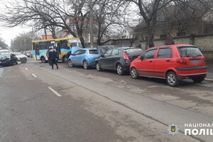 В Одесі в одну ДТП потрапили маршрутка та п'ять автомобілів фото 2