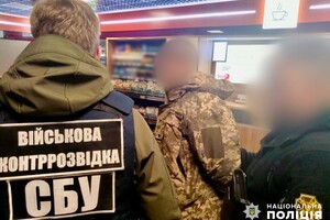 15 тисяч гривень чи ротація на фронт: в Одесі заступник командира військової частини попався на хабарі фото 1
