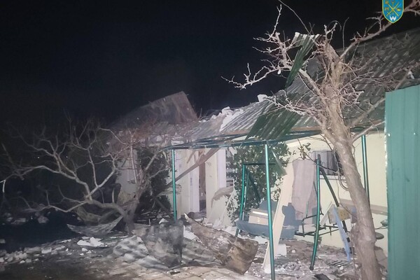 РФ снова атаковала Одесскую область дронами: БпЛА упал на частный дом, есть погибший фото 3