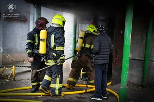 На Семінарській гасили пожежу у багатоповерхівці фото 9