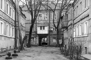 В доме на Картамышевской, в который попала российская ракета, жила известная пианистка  фото 7