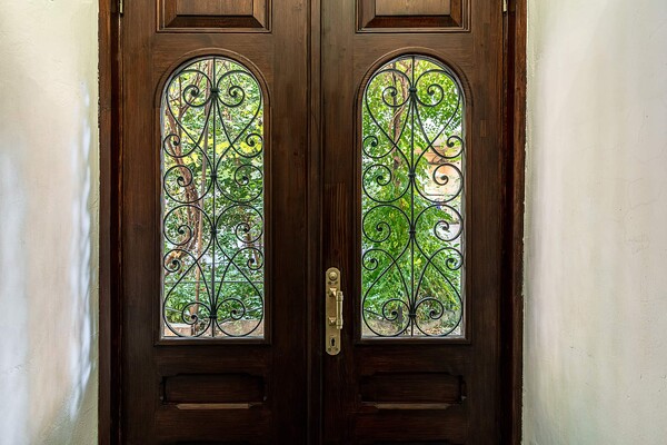 В Одессе отреставрировали еще одну старинную дверь фото 3