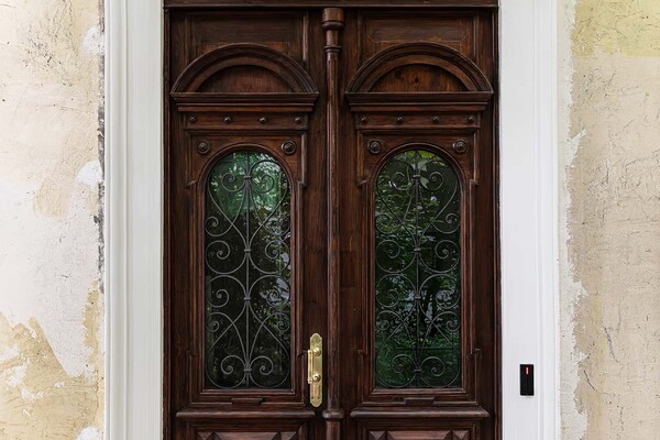 В Одессе отреставрировали еще одну старинную дверь фото 6