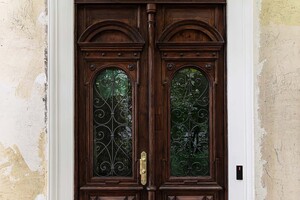 В Одесі відреставрували ще одні старовинні двері фото 6