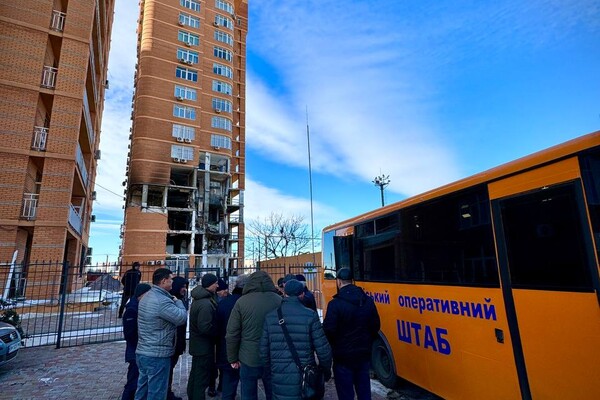 Будинок на вулиці Середній, що потрапив під російський обстріл, може обвалитися фото 1