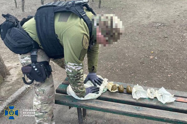В Одесі викрили злочинне угруповання, яке збувало зброю та боєприпаси з фронту фото 8