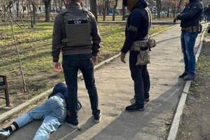 В Одессе разоблачили преступную группировку, которая сбывала оружие и боеприпасы с фронта фото 9