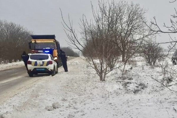 В Одесской области произошло смертельное ДТП: погиб водитель кроссовера фото