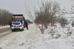 В Одесской области произошло смертельное ДТП: погиб водитель кроссовера фото