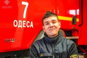 Син рятувальника, який загинув під час пожежі в коледжі на Троїцькій, служить у ДСНС фото