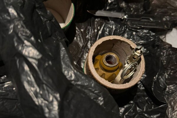 В Одесі городяни на вулиці знайшли гранату фото