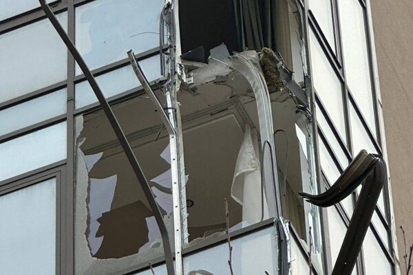 Атака Одессы: обломки ракеты повредили недострой, пострадали несколько высоток фото 2