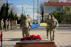 В Одесской области простились с военным, семья которого погибла от удара РФ по ЖК &quot;Тирас&quot; фото