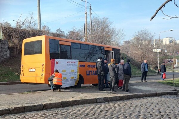 Атака дронів по Одесі: прокуратура розпочала розслідування, на місці обстрілу працює оперативний штаб фото 14