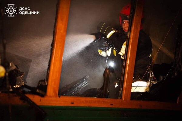 Трапезну храму в Одесі підпалили під час повітряної тривоги фото