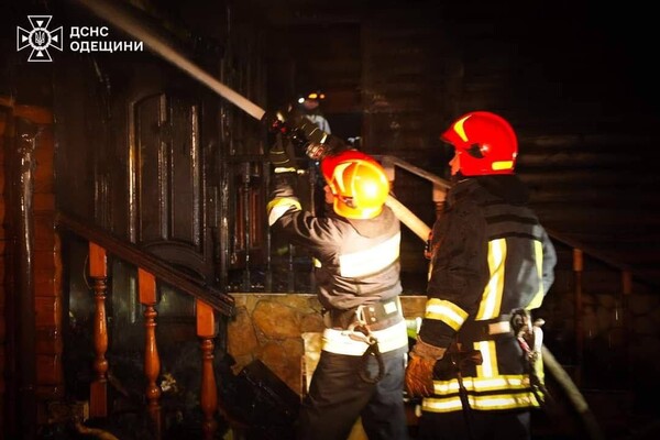 Трапезну храму в Одесі підпалили під час повітряної тривоги фото 2
