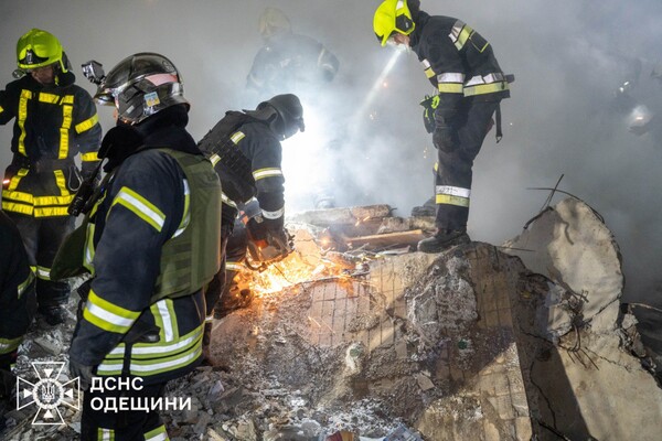 РФ атаковала Одессу БпЛА: есть погибшие, под завалами люди (обновляется) фото 19