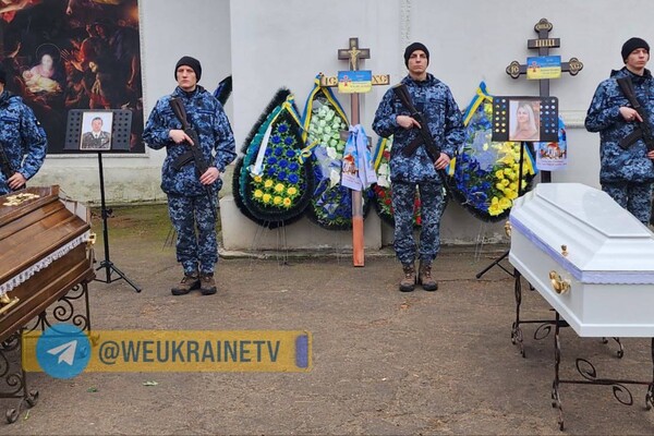 В Одессе попрощались с семьей военных, погибшей в результате атаки 2 марта фото 4