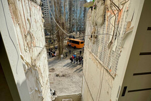 Одесситов просят не подходить к местам разбора завалов по проспекте Добровольского фото 7