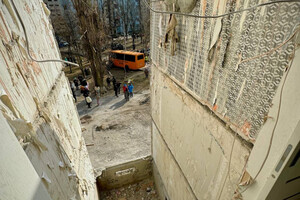 Одесситов просят не подходить к местам разбора завалов по проспекте Добровольского фото 13