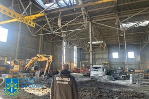 Прокуратура розслідує обстріл промислового об'єкта на Одещині фото