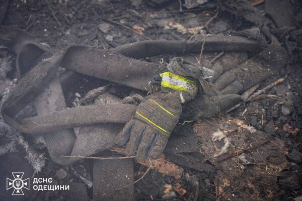 Из-за удара баллистикой по Одессе погибли 16 человек, 74 пострадали: 16 марта объявили Днем траура (обновлено) фото 20
