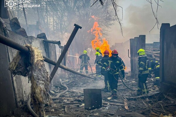 Из-за удара баллистикой по Одессе погибли 16 человек, 74 пострадали: 16 марта объявили Днем траура (обновлено) фото 22