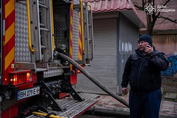 На проспекте Добровольского горела квартира: есть погибшая и пострадавший фото 5