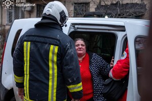 На проспекте Добровольского горела квартира: есть погибшая и пострадавший фото 10