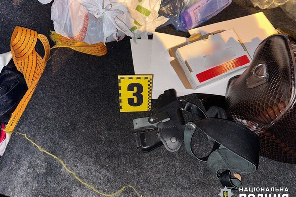 В Одессе двое воруженных грабителей ворвались в квартиру и увезли хозяина в ломбард фото 5