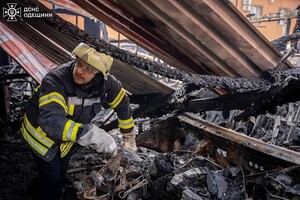 Масштабна пожежа на СТО в Одесі: стала відома причина фото 11