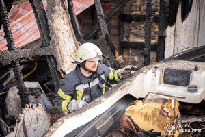 Масштабна пожежа на СТО в Одесі: стала відома причина фото 15