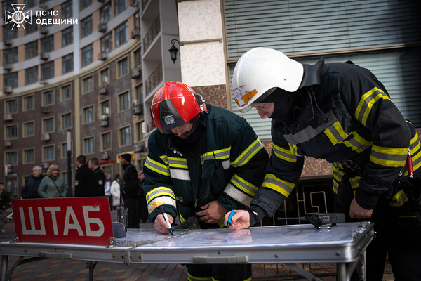 Рятувальники розповіли подробиці пожежі у &quot;Перлині&quot; на Каманіна в Одесі фото 2