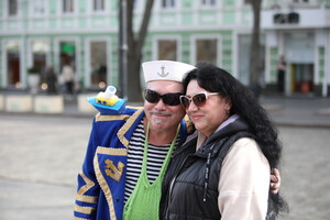Клоуни в Одесі нагадали про Гуморіну фото 14