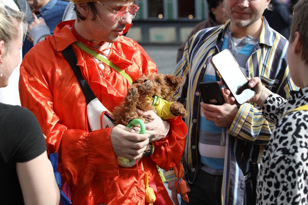Клоуни в Одесі нагадали про Гуморіну фото 26