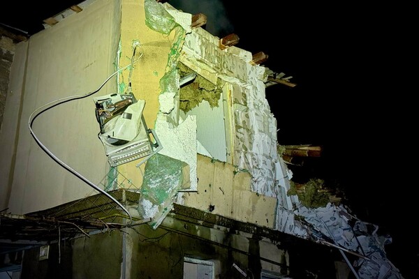 Через атаку &quot;шахедів&quot; вночі в Одесі постраждали дев'ятеро людей та 14 квартир (фото, відео, оновлено) фото 11